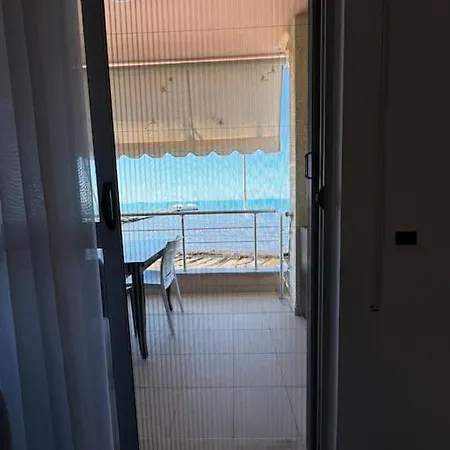 Sea Side 公寓 Durrës